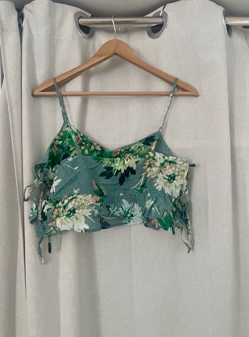 H&M Tops: H&M Top, Grösse S grün Blumenmuster Versand 2.50 – Neu (gemäss Beschreibung) aus Meilen von ana9 5