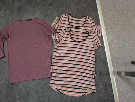 T-Shirt von Naturaline, Gr. XS sowie Pulli von Only, Gr. XXS