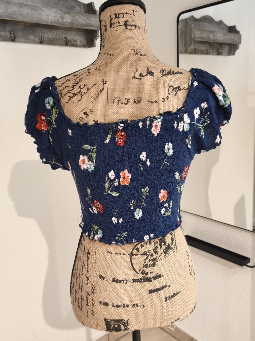 Top: Kurzarm Top Blumenmuster Grösse L – Usato da Emmetten venduto da SecondhandSiska 3