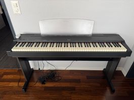 Yamaha P-70 E-Piano, inkl. Ständer und Pedal