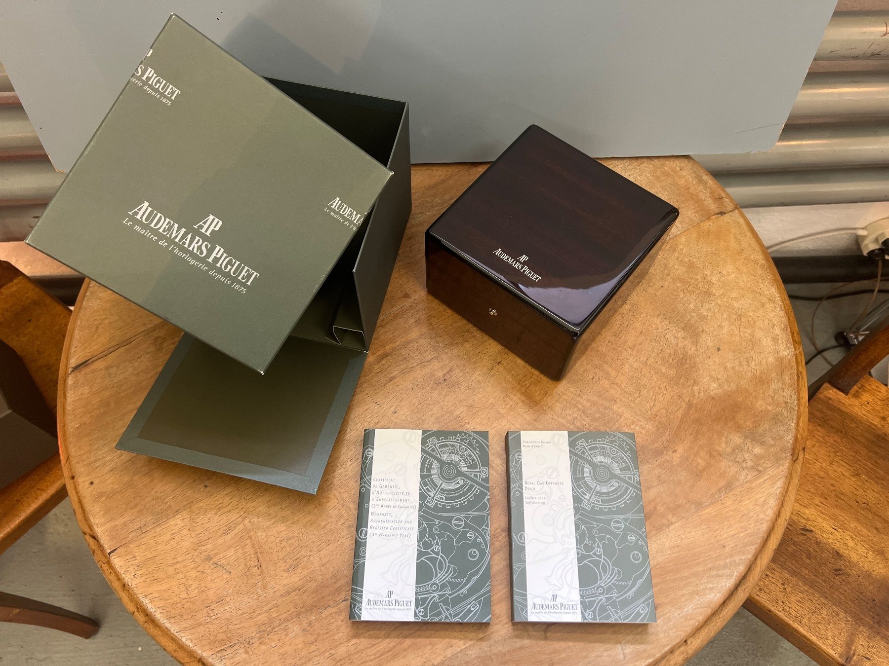 Audemars Piguet Orologi: AUDEMARS PIGUET Uhrenbox – Usato da Otelfingen venduto da Yossi-68 7
