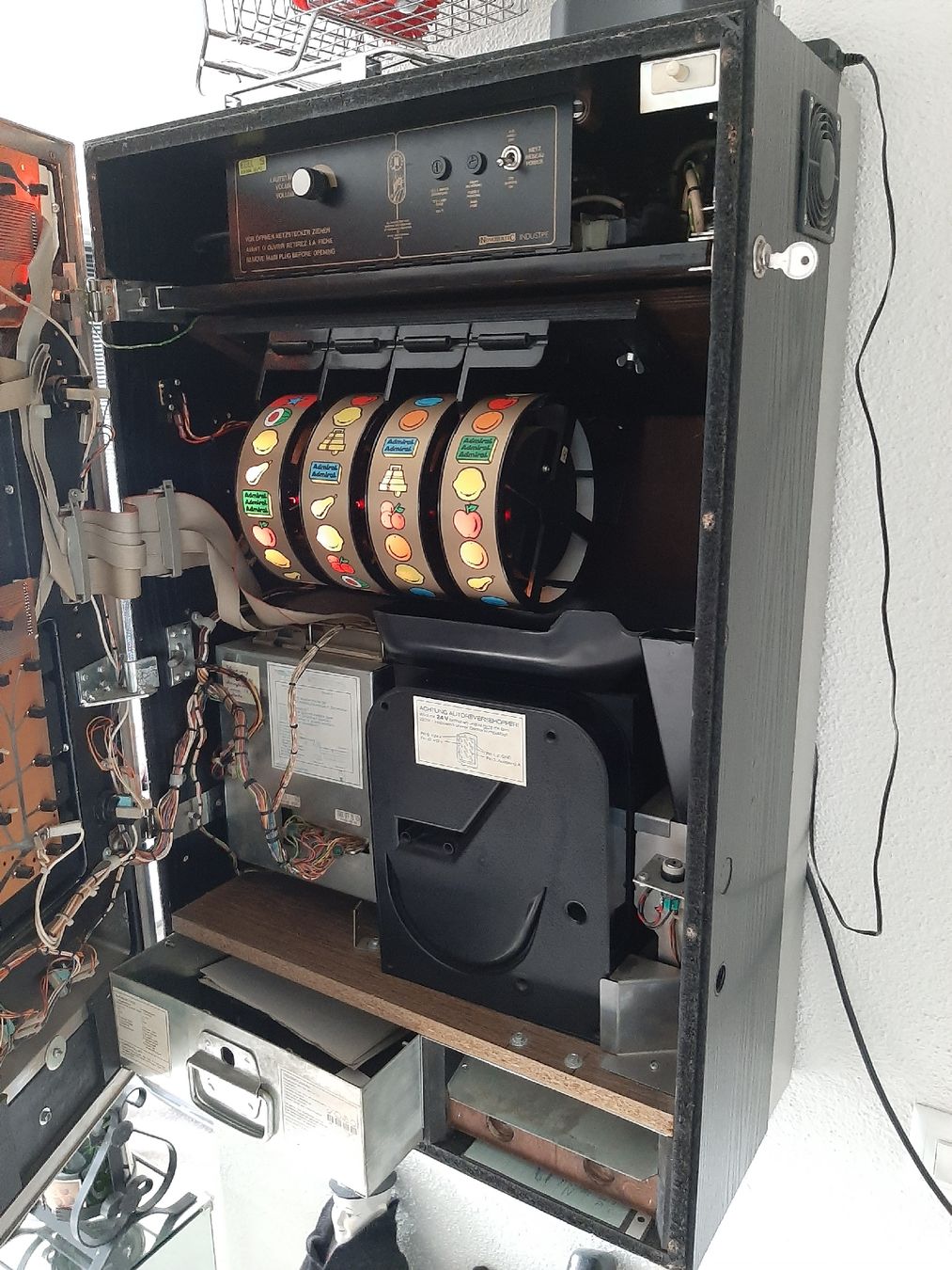 Slot Machine: Geldspielautomat Admiral Take Off 100 – Usato da Cham venduto da Paniniworld 2