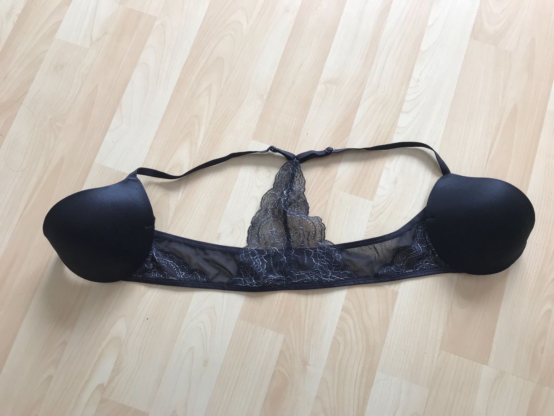 Autres dessous: Schwarzer BH Gr. 34 B – D'occasion à Ostermundigen par janaj