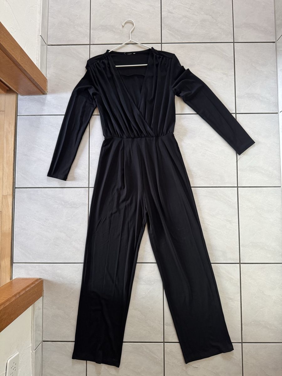 H&M Jumpsuits: Schwarzer Jumpsuit – Gebraucht aus Hergiswil NW von kaufe_bei_kaufmann 2