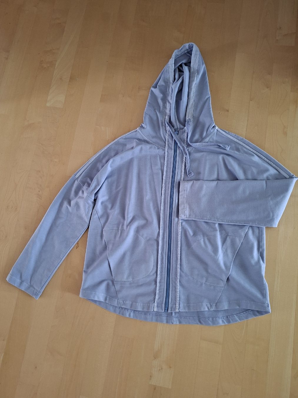 Jacken: Kapuzenjacke Sinclair, Grösse 42, hellblau – Gebraucht aus Goldach von Pw1427