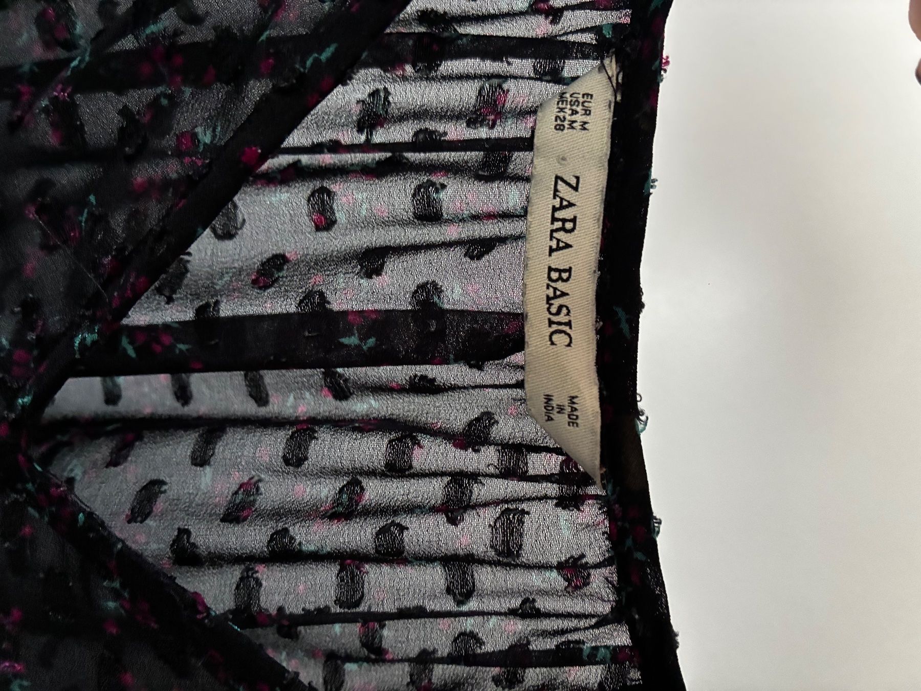 Zara Robes: Robe Zara transparente – D'occasion à Riaz par cam_x5xs 4