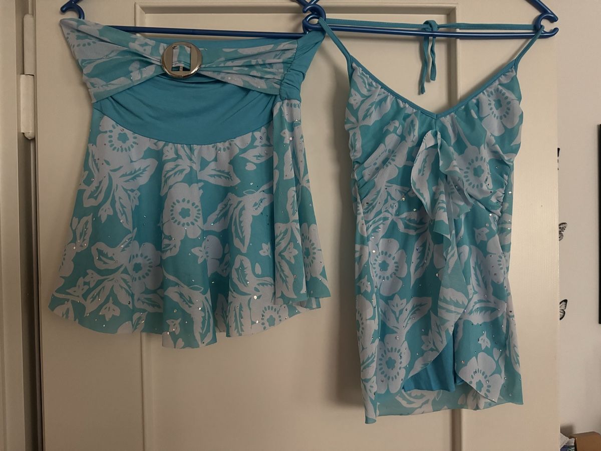 Tops: Top und Rock set 2 Teilig – Gebraucht aus Schaffhausen von
