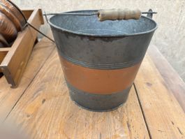 Seau vintage en métal galvanisé, décoration rustique