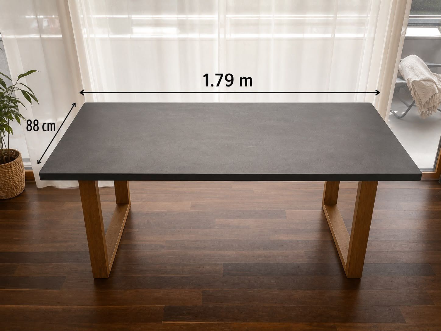 Tavoli: Esstisch Anthrazit Holzfuss L179 B88 cm neu – Usato da Altstätten SG venduto da babis81