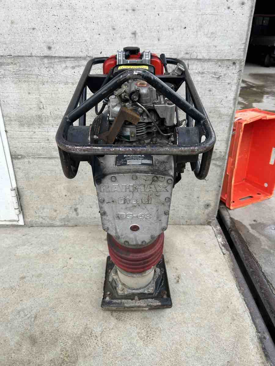 Rammax Tutte le macchine: Rammax DS-68 Vibrationsstampfer Diesel Stampfer – Usato da Biembach venduto da Bimbe1 4