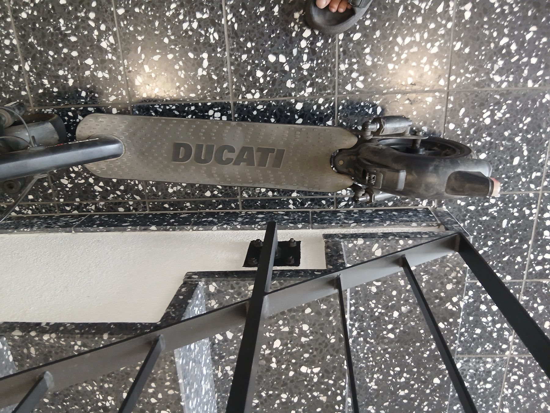 Scooters: Elektroroller Ducati Pro II Evo – Gebraucht aus ZÜRICH von zar_nc88 2