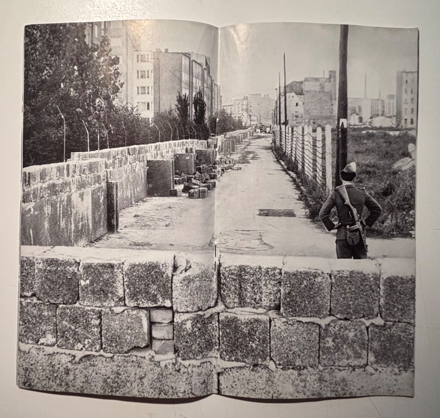 Dokumente: Brochure It began August 13th... 1961 – Gebraucht aus Neuchâtel von gefdeneuch 4