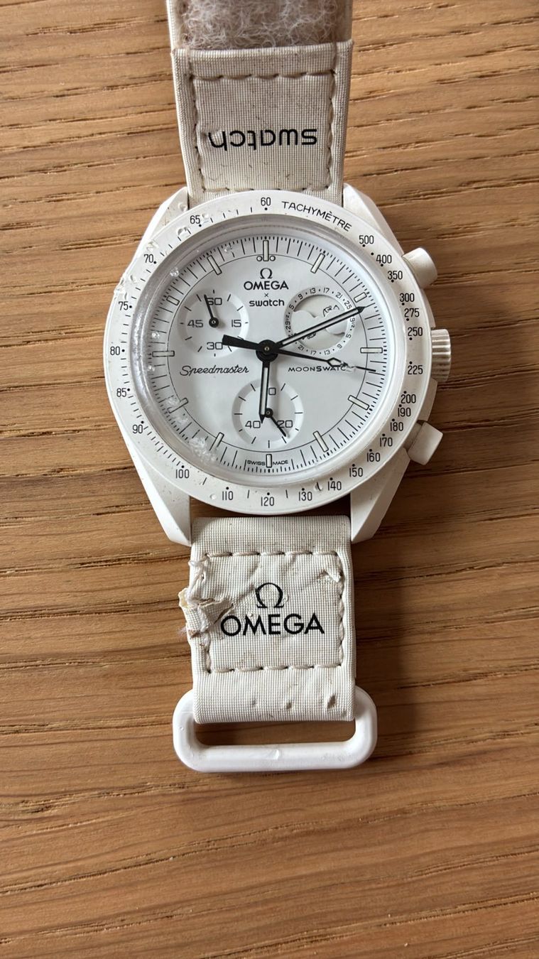 Swatch Uhren: Swatch Moonswatch Snoopy Full Moon | Mondphase – Gebraucht aus Erlenbach ZH von lau_p628