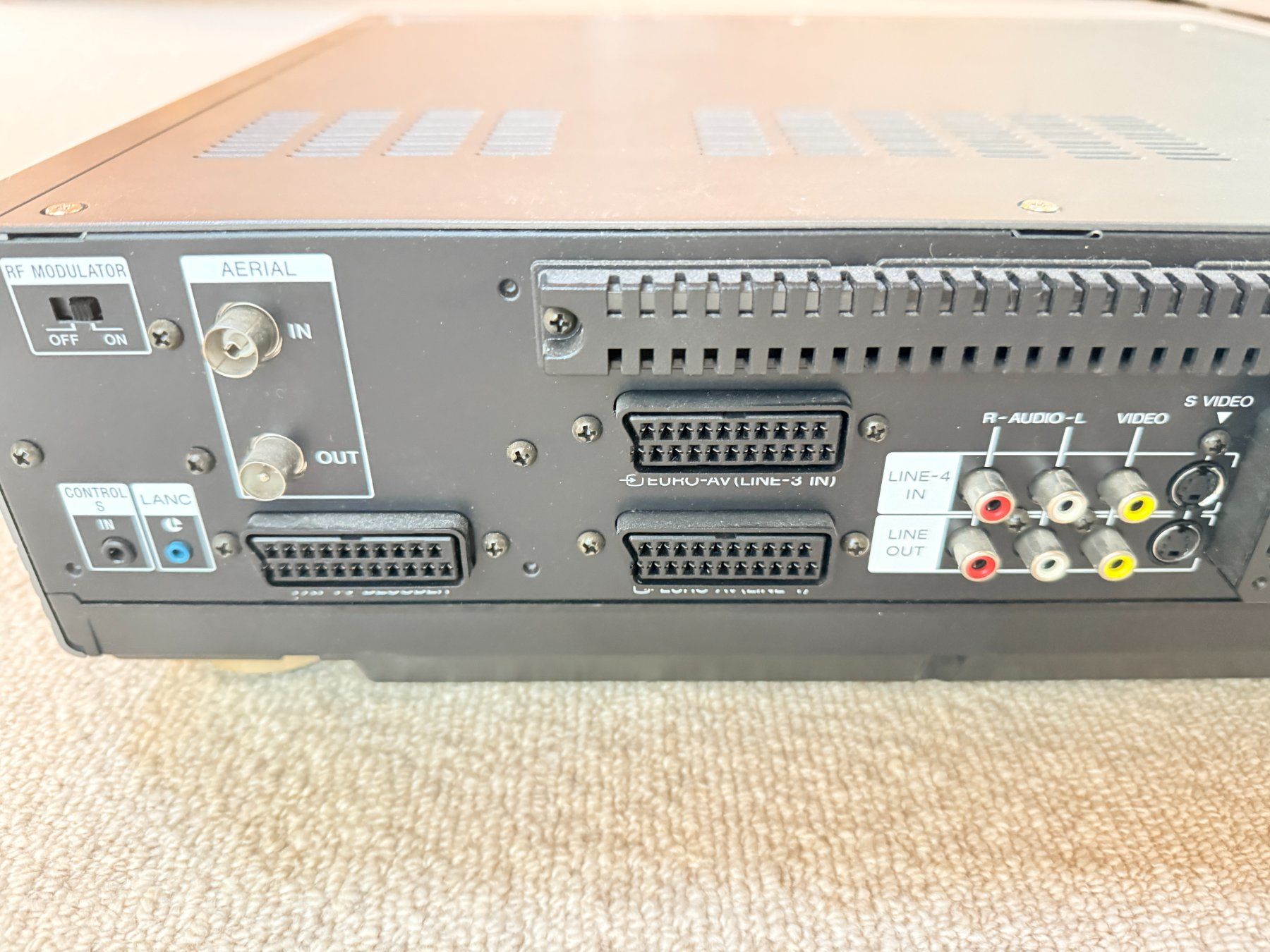 Sony Registratori: Sony DHR-1000VC Digital Video Player / Recorder DV Mini DV – Difettoso da Hilterfingen venduto da Tomz 3