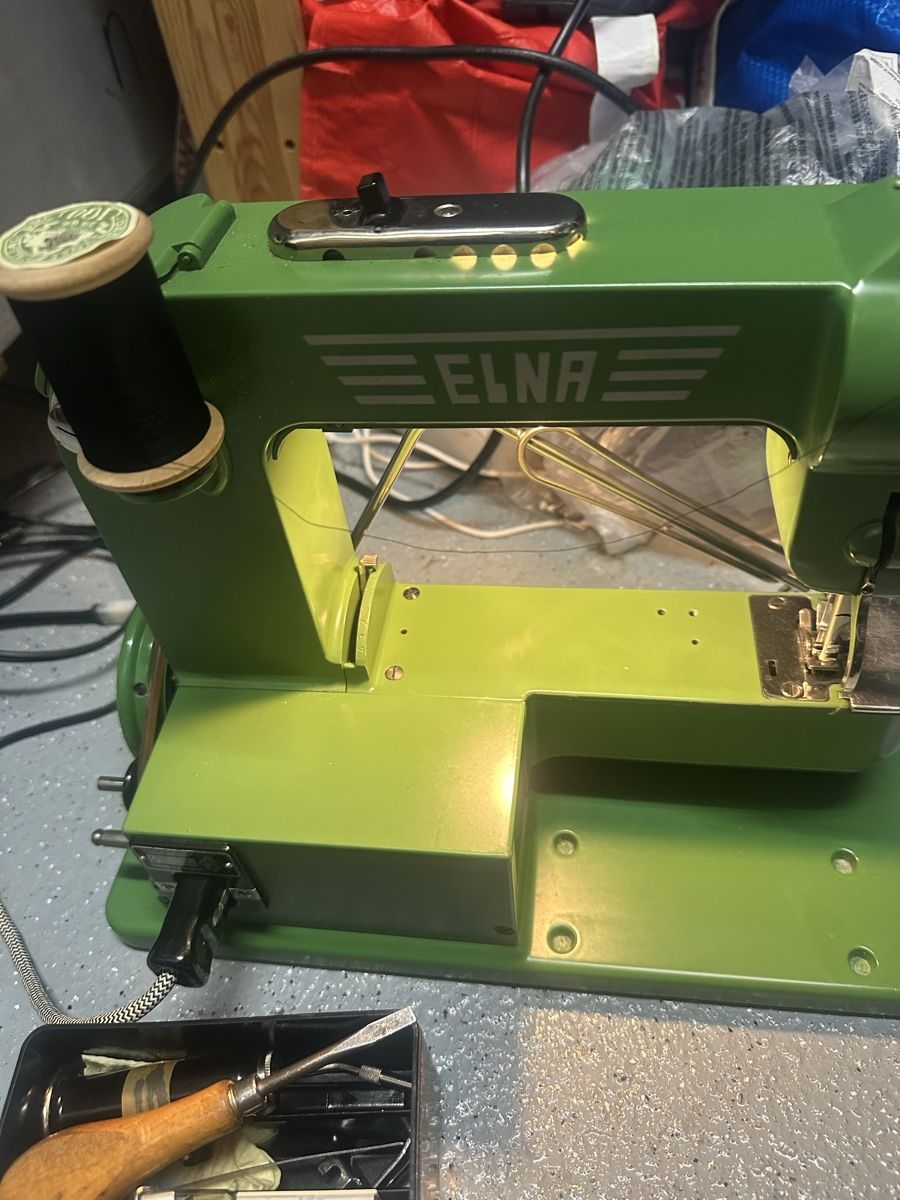 Elna Machines à coudre: Elna nachmachine  – D'occasion à Nürensdorf par maqopaqo 1