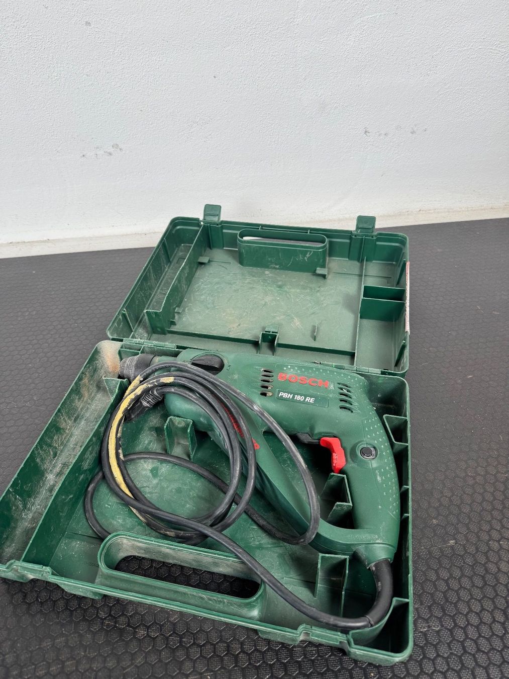 Bosch Trapani: Bosch Bohrhammer PBH 180 RE – Usato da Buchs AG venduto da N-joyEvents