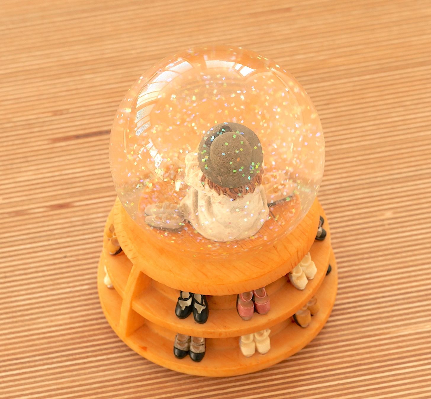 Produktbild von Schneekugel 100mm Weihnachten Klein Auf Zug Mit Musik,16x11x15,3 Cm | Schneekugeln | Weihnachten