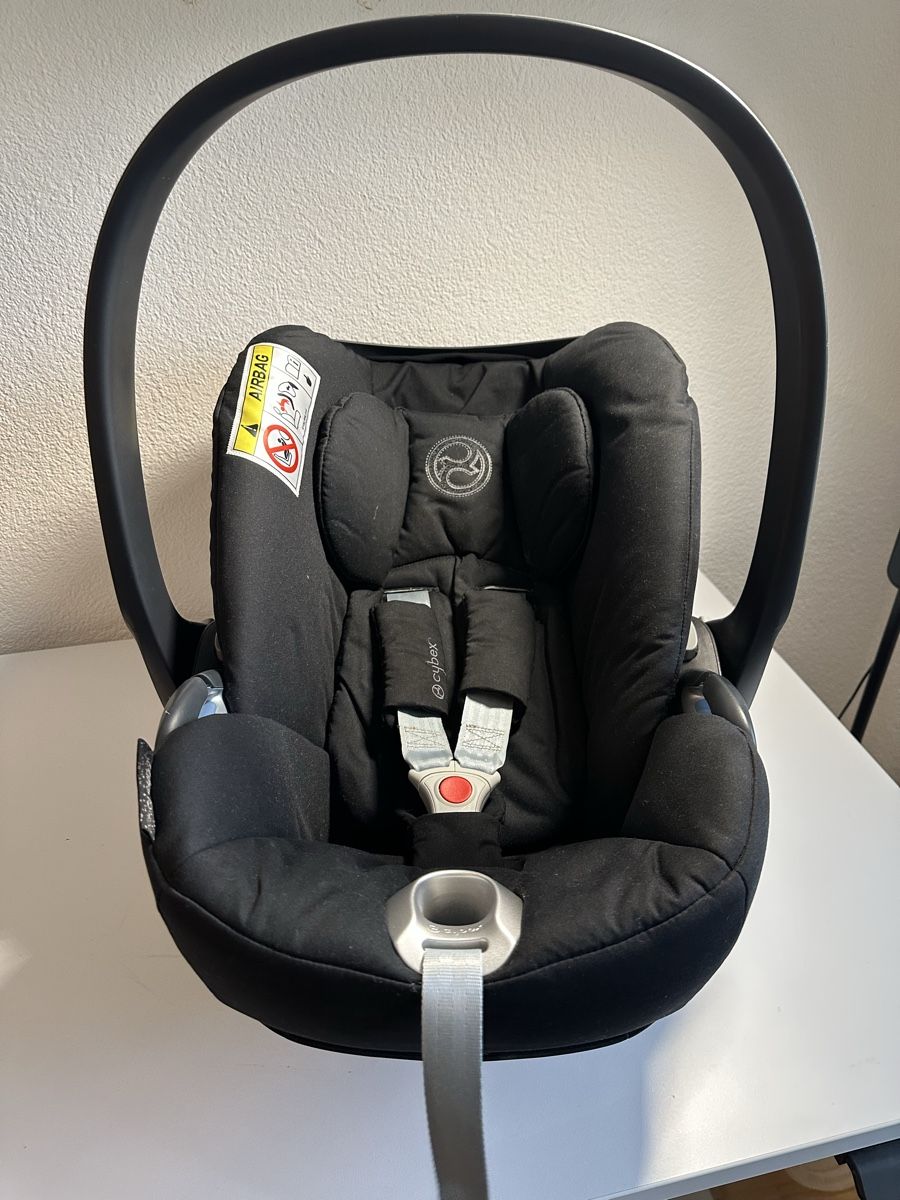 Cybex Sièges auto: CYBEX Babyschale CLOUD Z i-SIZE – D'occasion à Biel-Bienne par levante14 2