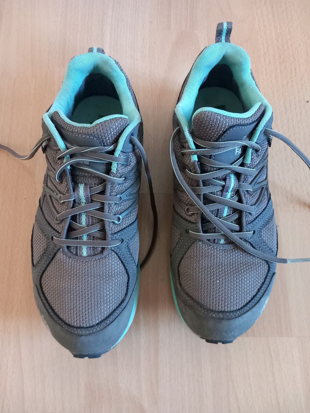 North Face Scarpe da donna: Chaussures de trail The North Face gris menthe – Usato da Faoug venduto da per_kp6r