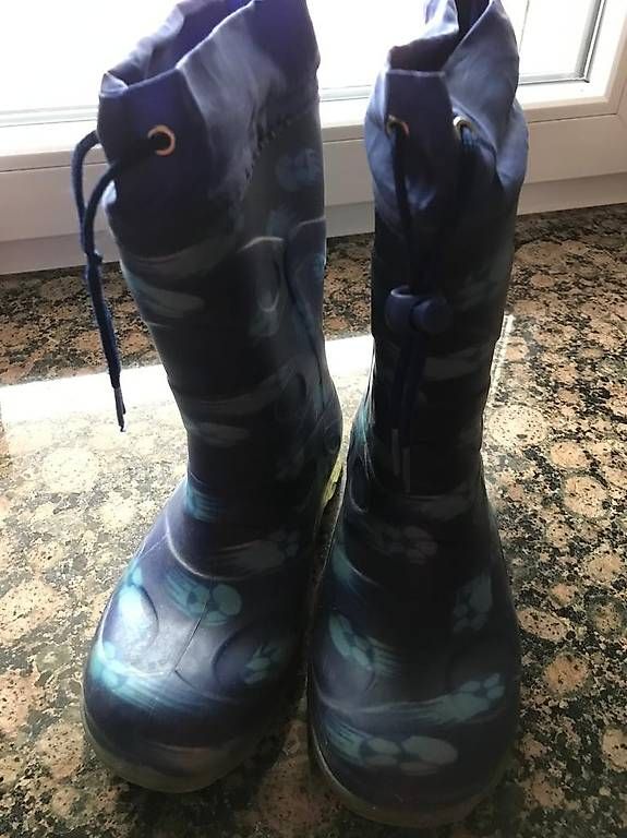 Scarpe per ragazzi: Zu verkaufen Stiefel Grösse 33 – Usato da Elgg venduto da Pisaem