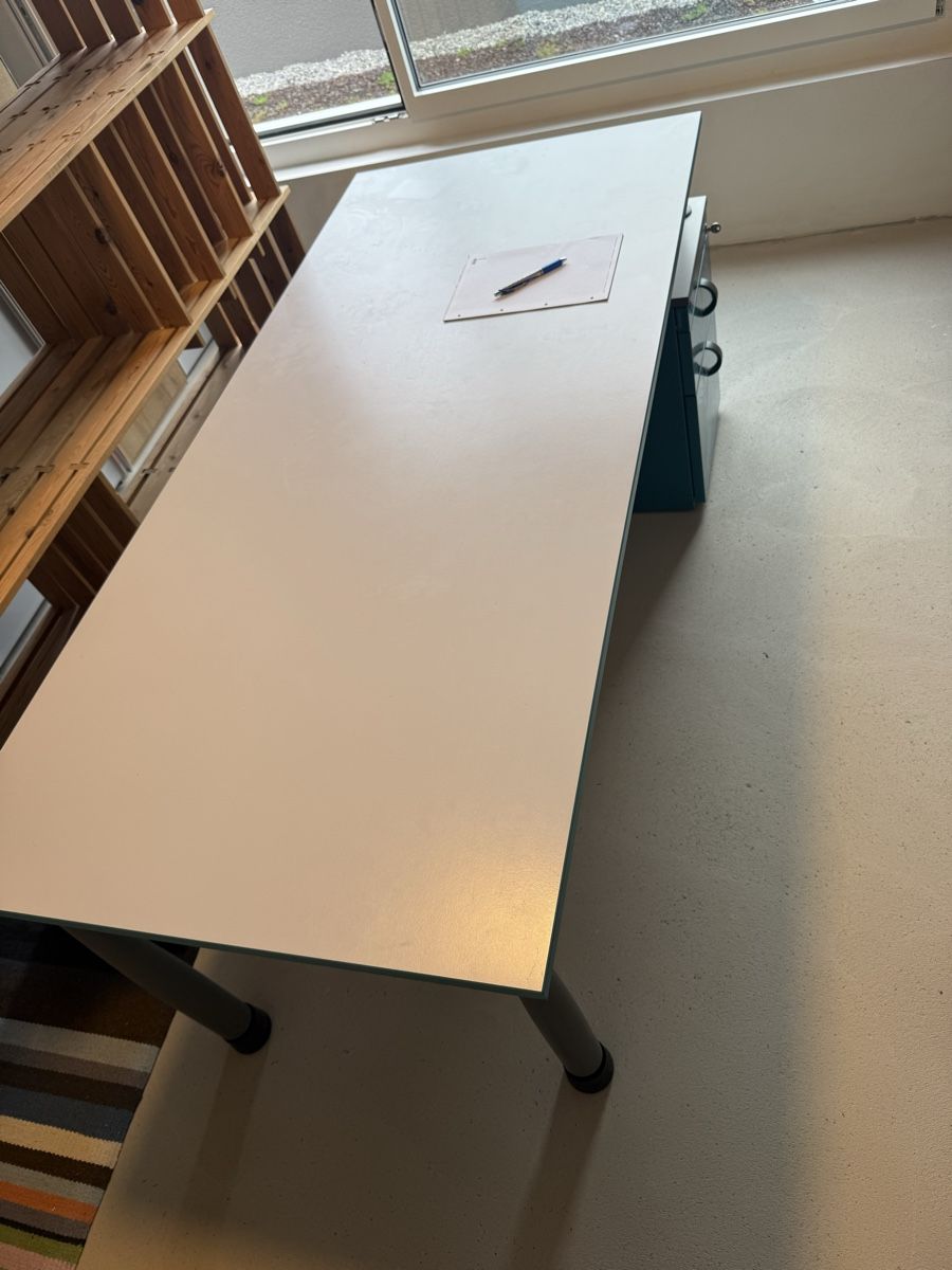 Lista Scrivanie: Bürotisch/ Pult Lista – Usato da Erlinsbach SO venduto da n123h