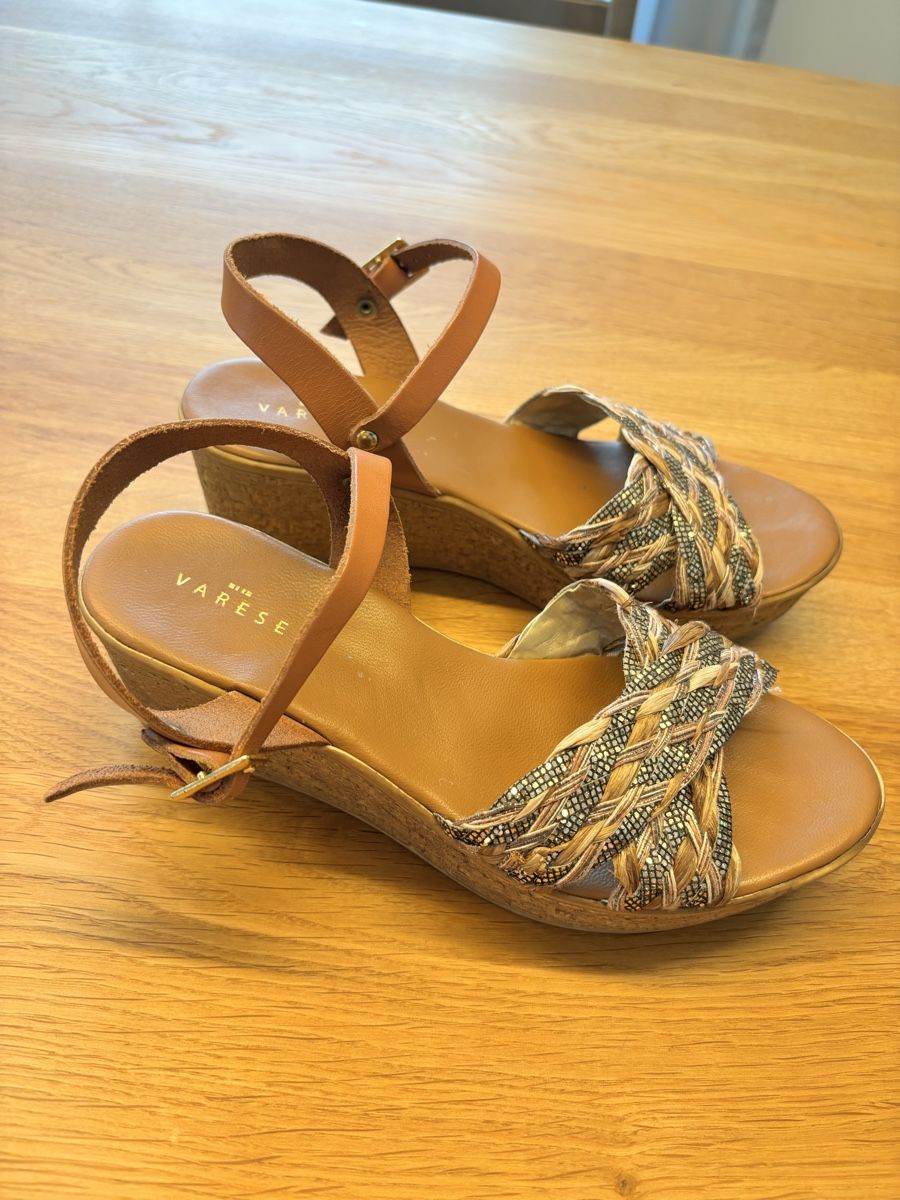 Scarpe da donna: Plateau Sandalen Varese – Usato da Muhen venduto da Claudi1985 2