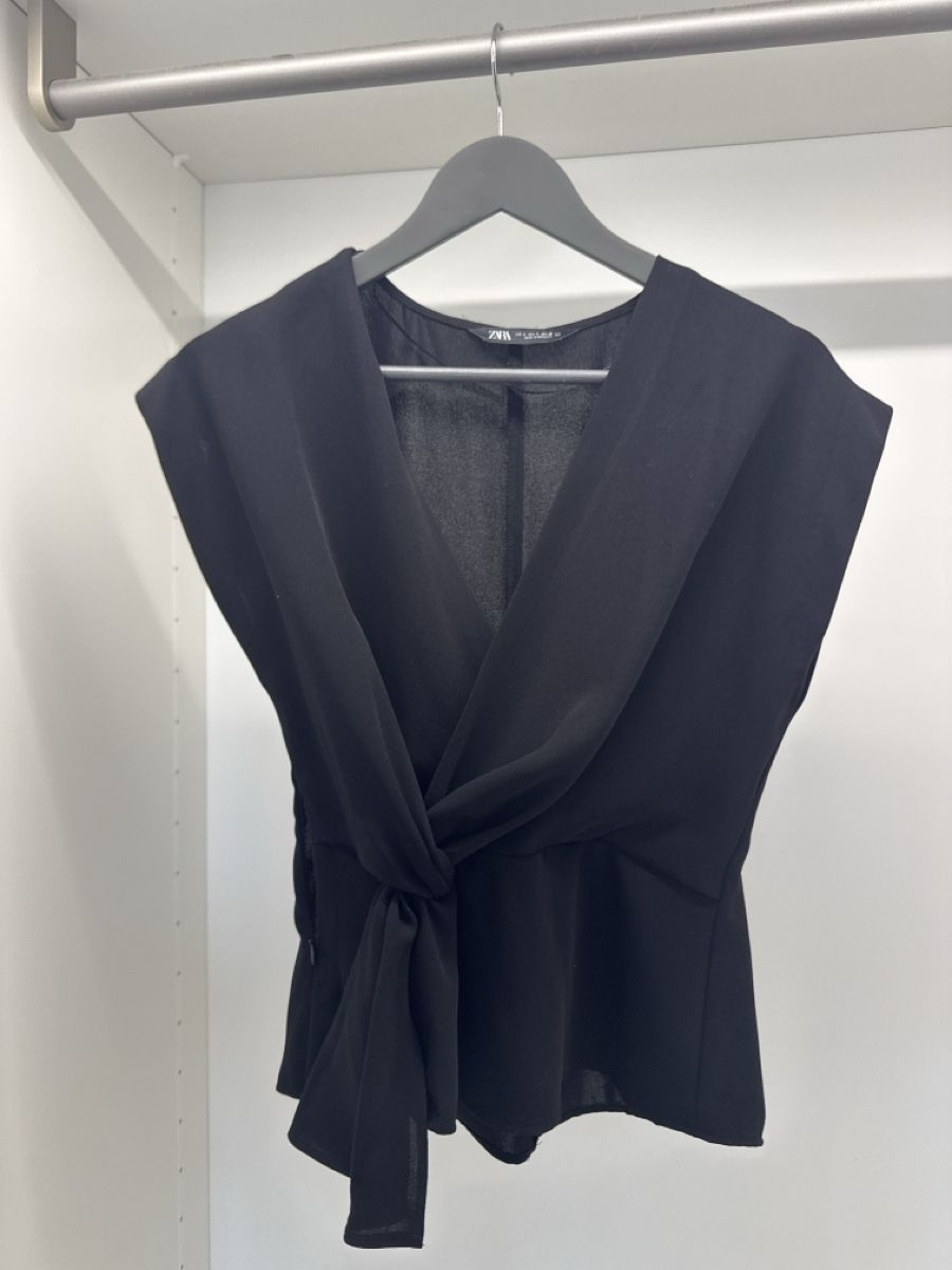 Zara Camicette: Camicetta Zara nera con nodo frontale taglia S – Nuovo (secondo la descrizione) da Uetikon am See venduto da lua_rlq2