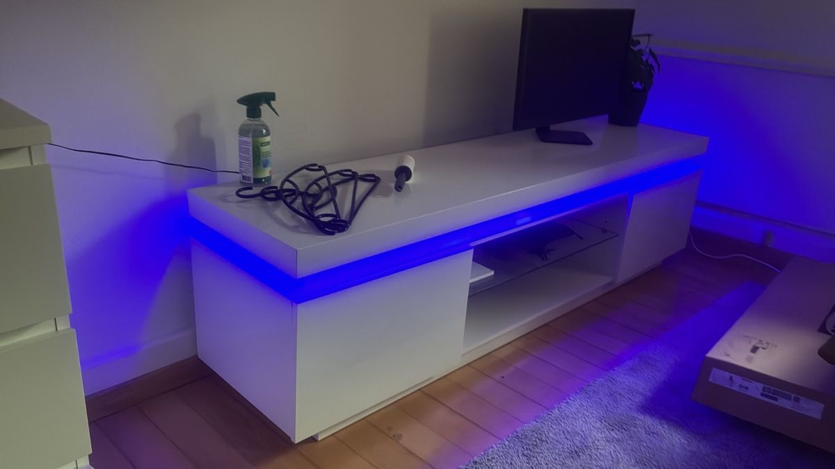 Conforama Mobili TV: Top Sideboard mit Beleuchtung – Nuovo (secondo la descrizione) da Therwil venduto da Catalan 1