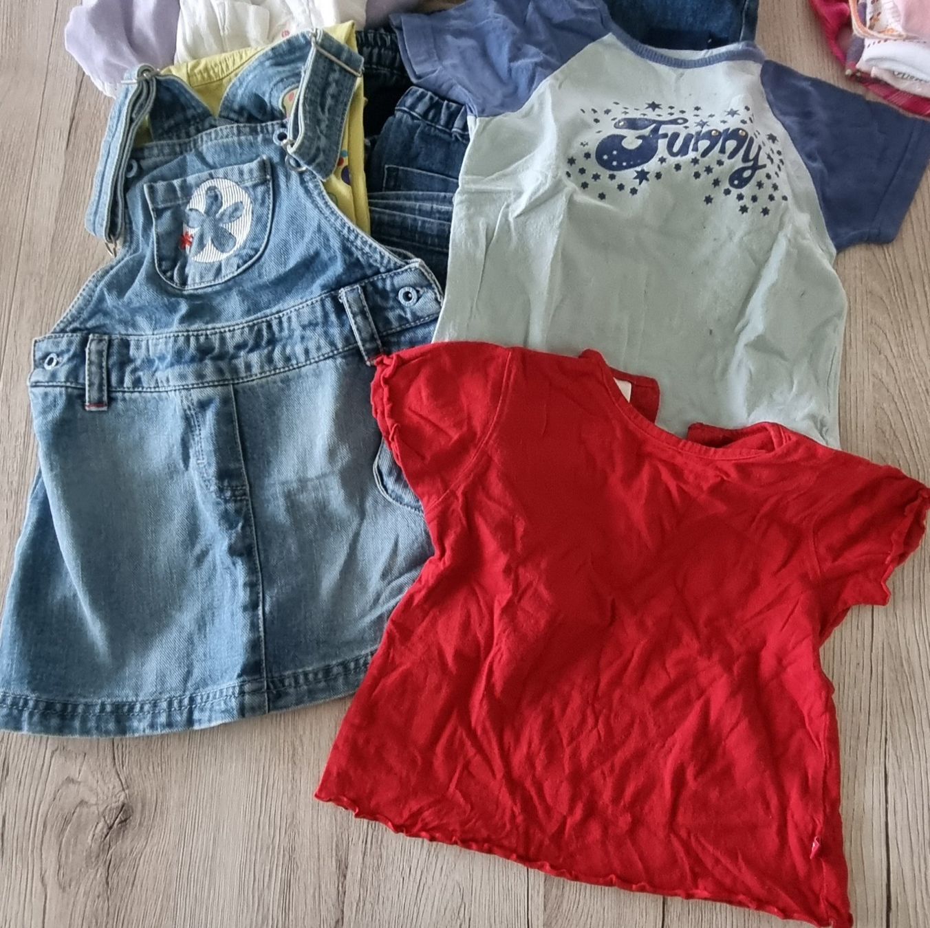 Lotti & Set di vestiti: 22 teiliges Kleiderpaket gr.86 – Usato da Grossdietwil venduto da GNOM313 7
