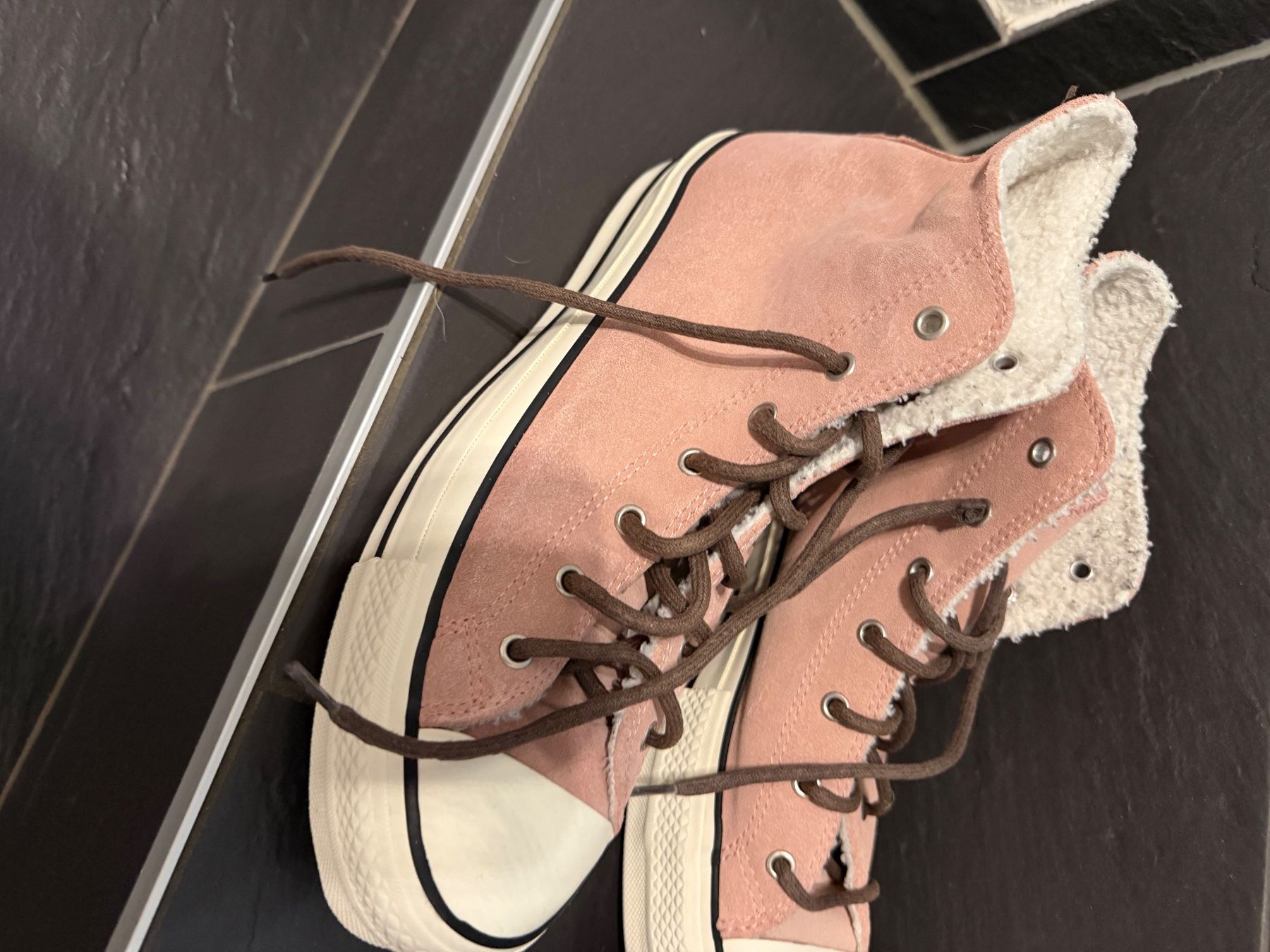 Converse Scarpe da uomo: Converse All Star invernali rosa, numero 41 – Usato da Villmergen venduto da tiziana81