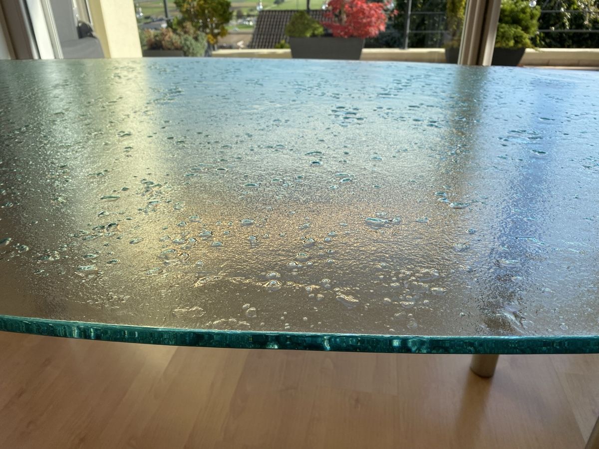 Tavoli: Wunderschöner Bubble Glas Tisch in Schiffsform – Usato da Selzach venduto da 321compac 8
