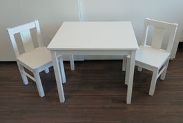 Kindertisch & Stühle aus stabilem Holz - weiss