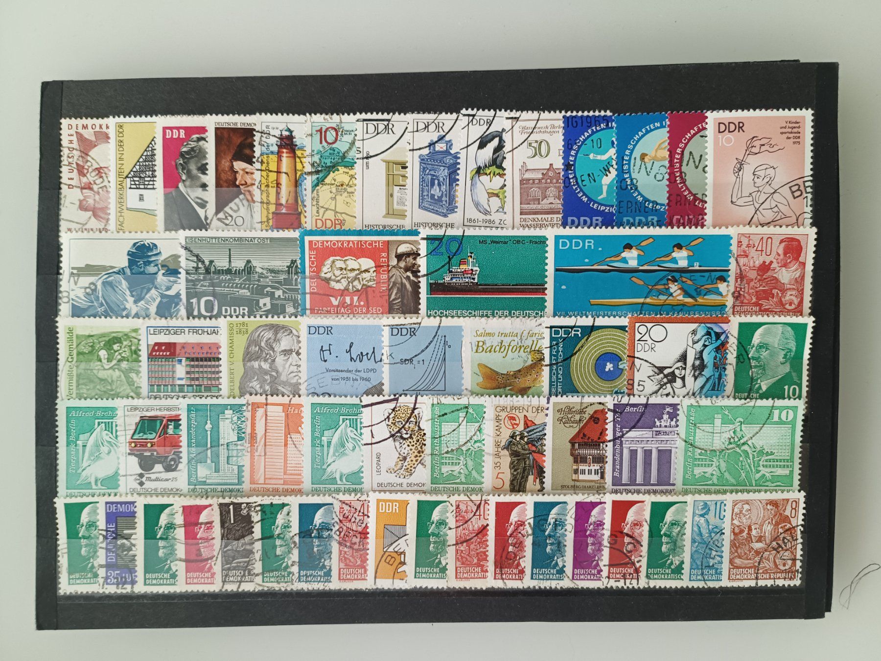 Tutti i francobolli: tolles DDR Lot gestempelt – Usato da Dübendorf venduto da goeggi79