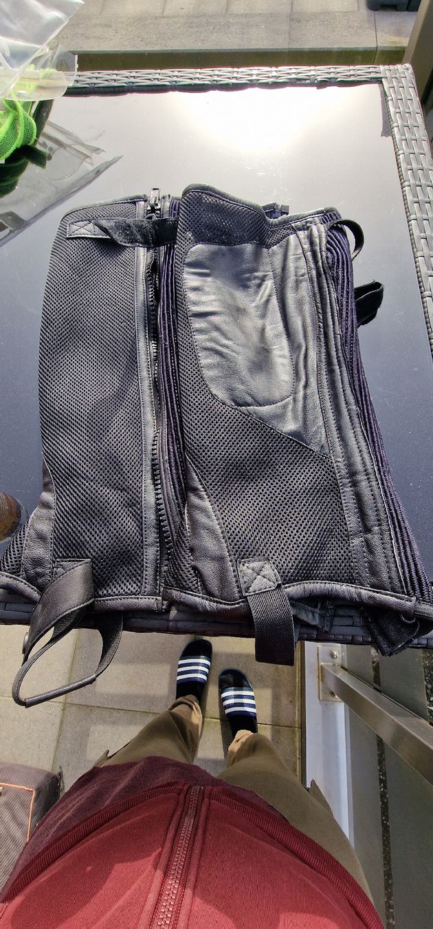 Stinchiere & Fasciature: Reit Chaps Marke T.de.T mit echtem Ziegenleder – Nuovo e nell'imballaggio originale da Dagmersellen venduto da Maligirl