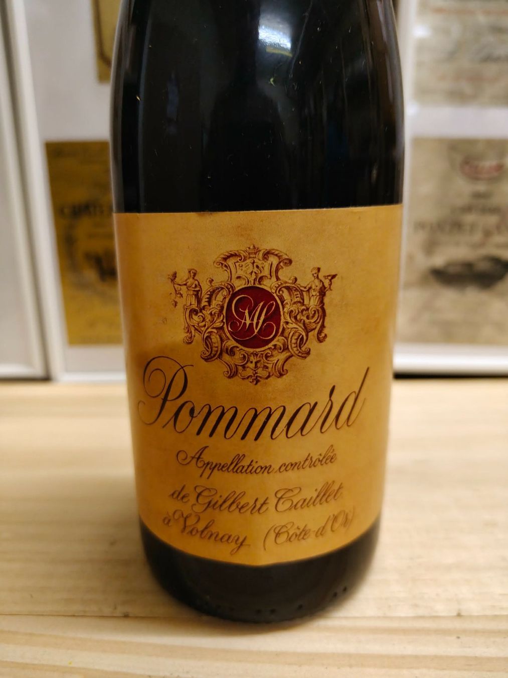 Vino: 1990 POMMARD GILBERT CAILLET – Nuovo e nell'imballaggio originale da Münchenstein venduto da weinundspirituosen 3
