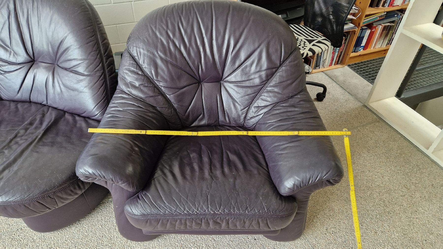 Divani: Ecksofa + Sessel Leder dunkelviolett Gebrauchter Zustand – Usato da Muri b. Bern venduto da ikeasnuggi 4