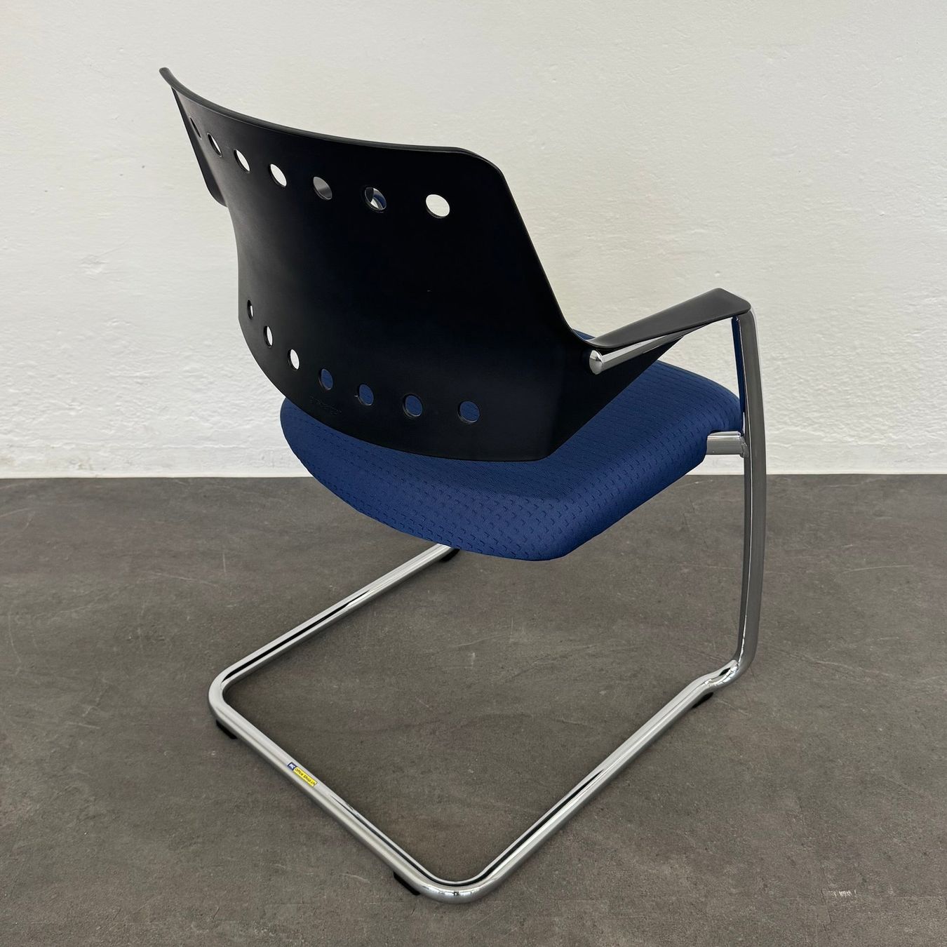 Girsberger Stühle: Girsberger 3300 Freischwinger mit Sitzfläche Stoff Blau - – Gebraucht aus Schönenwerd von mcofficeshop 3