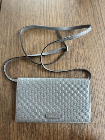 Gucci Microguccissima Crossbody Wallet, grau