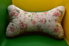 Lese- und Nackenknochen Rosen mit Grün/Bordeaux