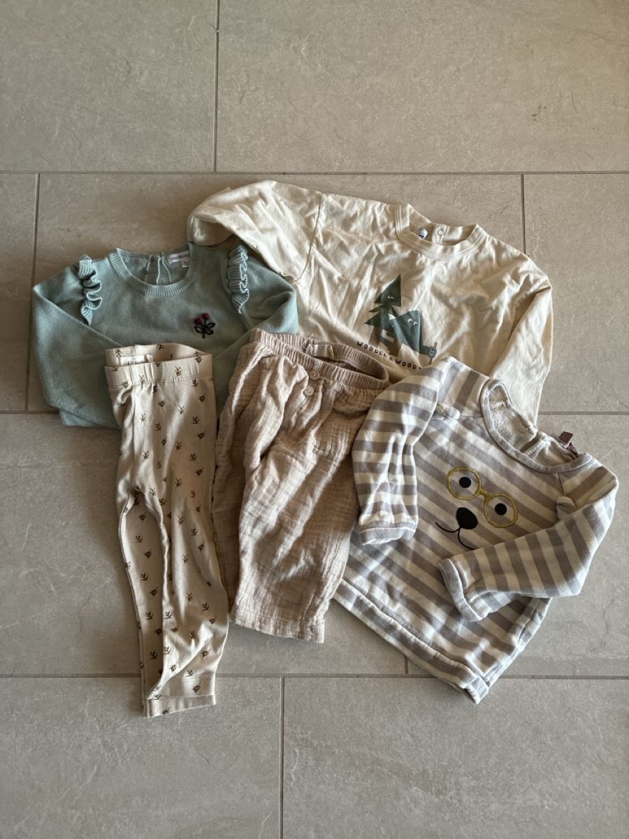 Lotti & Set di vestiti: Hochwertiges Kleiderpaket Gr 80 – Usato da Rifferswil venduto da nahug