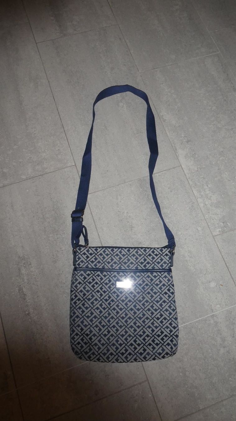 Borse da donna: Tommy Hilfiger, schöne Tasche – Nuovo (secondo la descrizione) da Wiesendangen venduto da Sinhuk 1