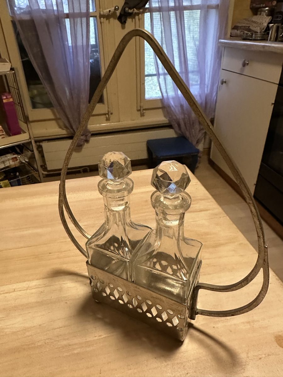 Tutte le decorazioni: ein Saucenhalter und Zahnstocherhalter – Usato da Bolligen venduto da Astrophysiker06 2