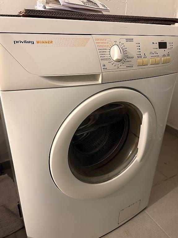 Lavatrici: Waschmaschine zu verschenken  – Usato da La Tour-de-Peilz venduto da nad_6w85