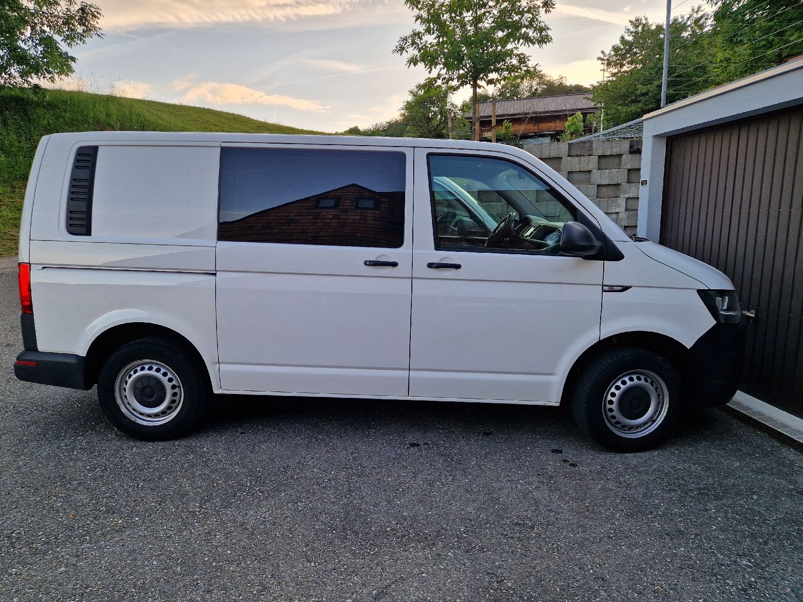 VW Veicoli commerciali: VW T6 Kastenwagen weiss – Usato da Rumisberg venduto da Synchro 3