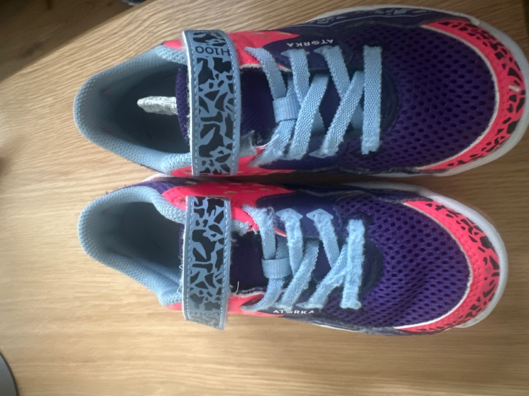 Decathlon Schuhe für Mädchen: Sport Schuhe grosse 33 – Gebraucht aus Rapperswil BE von aro_66tx 1