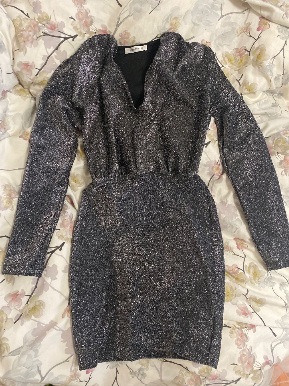Vestiti: Glitzerndes Minikleid von Terranova – Usato da Selzach venduto da lor_yck7