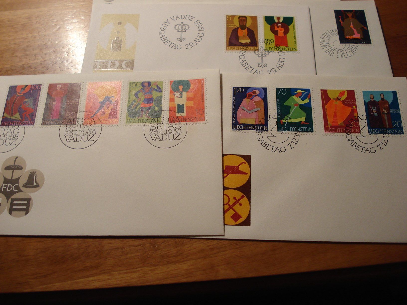 Alle Briefmarken: Liechtenstein FDC + Satzbrief Dauermarken 1968, 5 Belege – Gebraucht aus Niederwil AG von morostahu 1