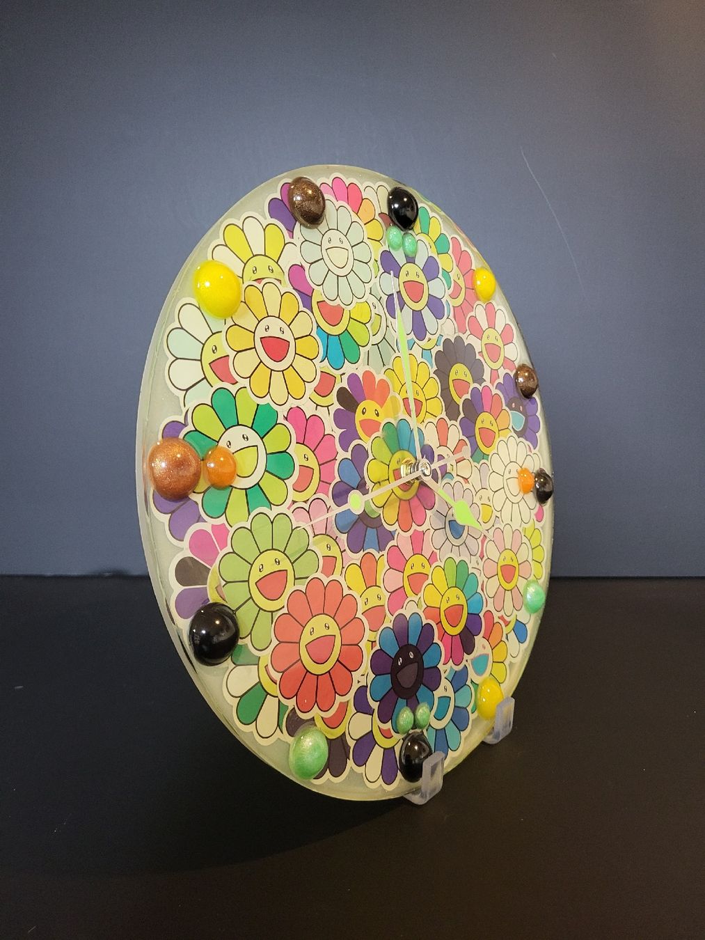 Orologi da terra & Orologi da parete: Horloge décorative artisanale - Flower Power – Nuovo e nell'imballaggio originale da Cheseaux-Lausanne venduto da ped_ccj9
