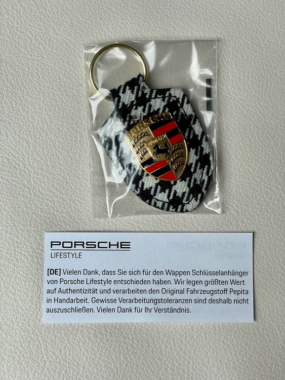P1026083 - WAP0500340PWSA - PEPITA ORIGINAL-SCHLÜSSELANHÄNGER - STOFF für  Porsche