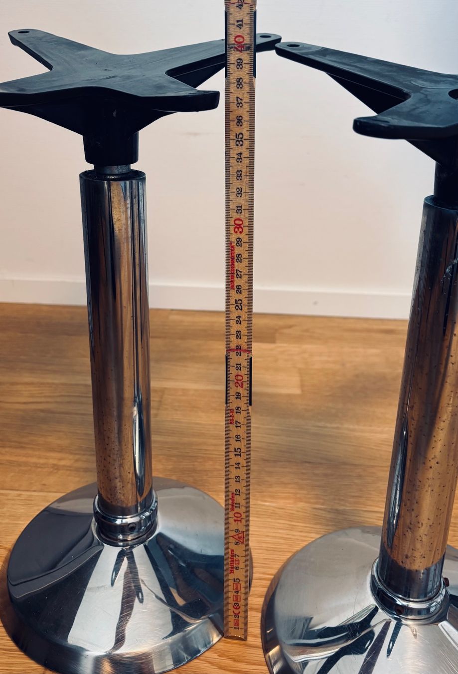 Eames Sessel: Eames Floor-Mount Pedestal Untergestell (ganz selten) – Gebraucht aus Sissach von swxx5 1